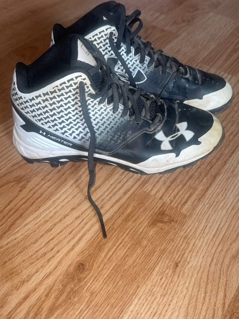 Under Armour Kids Black and White High-Top Football/Baseball Cleats